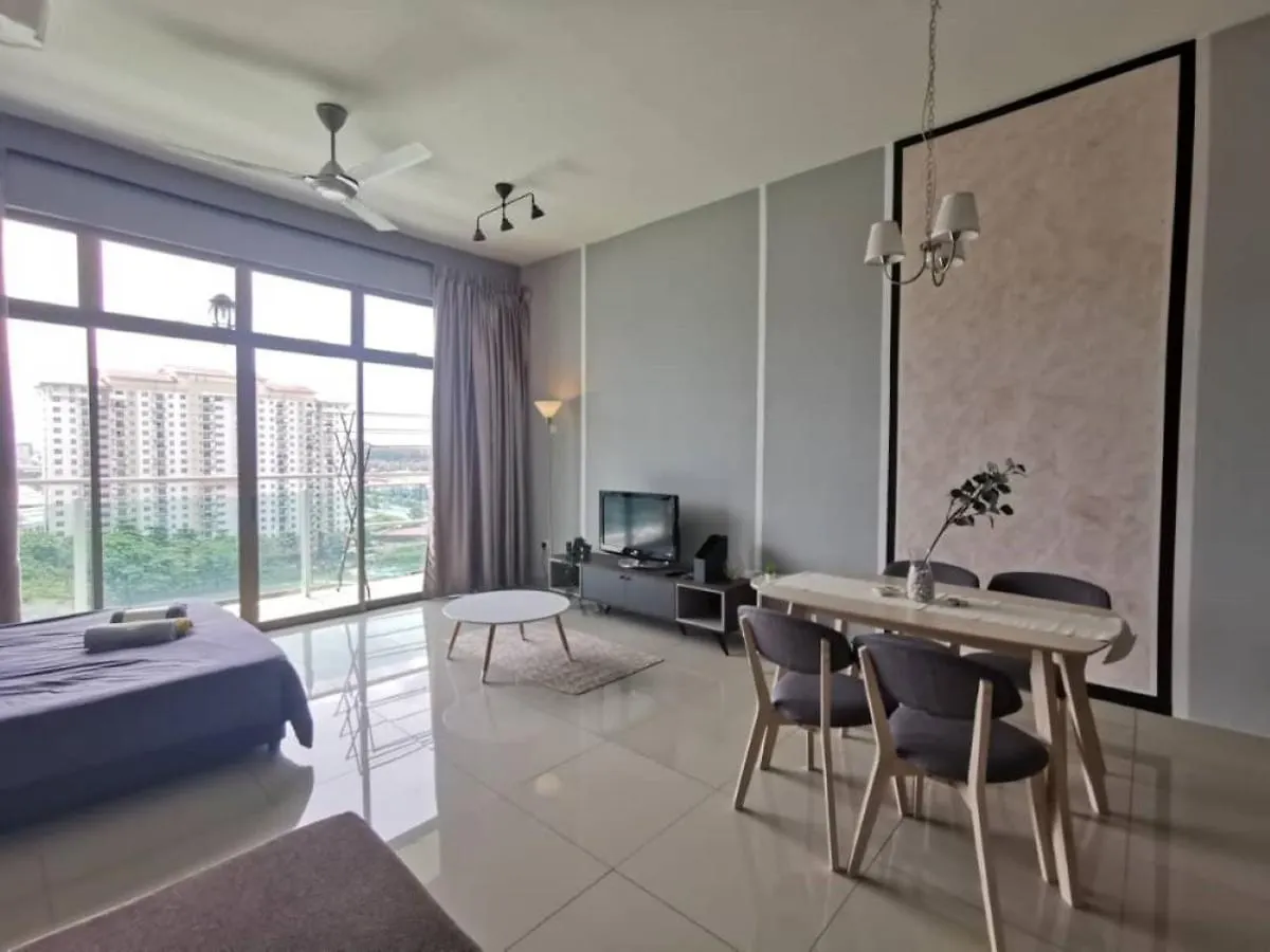 11-Modern Homestay Palazio Lake View Mount Austin Palazio Near Aeon Themepark Toppen Ikea Johor Bahru Apartment