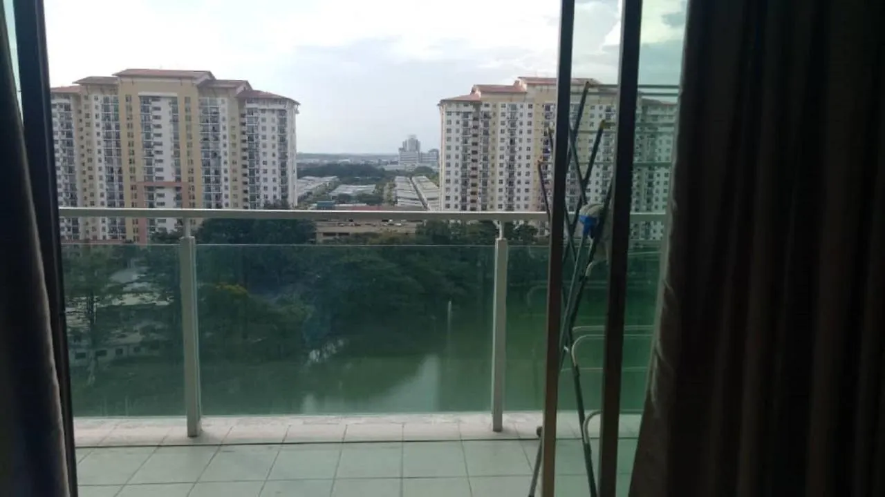 11-Modern Homestay Palazio Lake View Mount Austin Palazio Near Aeon Themepark Toppen Ikea Johor Bahru Malaysia